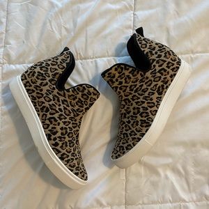 Leopard print Steve Madden slide on sneakers!